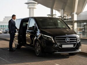 Lire la suite à propos de l’article Transfert aéroport Nice : VTC ou taxi-moto, comment choisir ?
