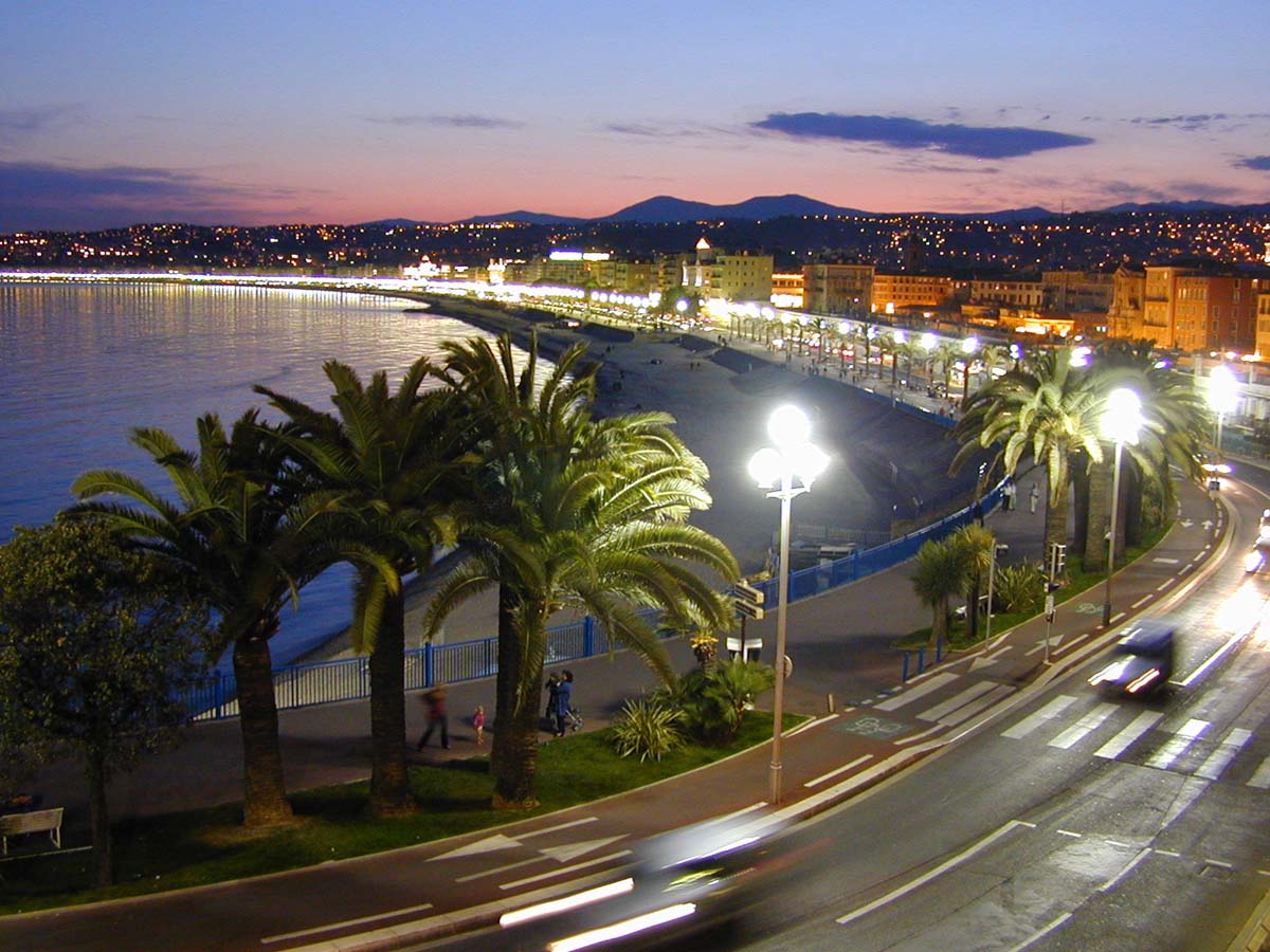 You are currently viewing Embouteillages sur la Côte d&rsquo;Azur : pourquoi choisir le taxi-moto